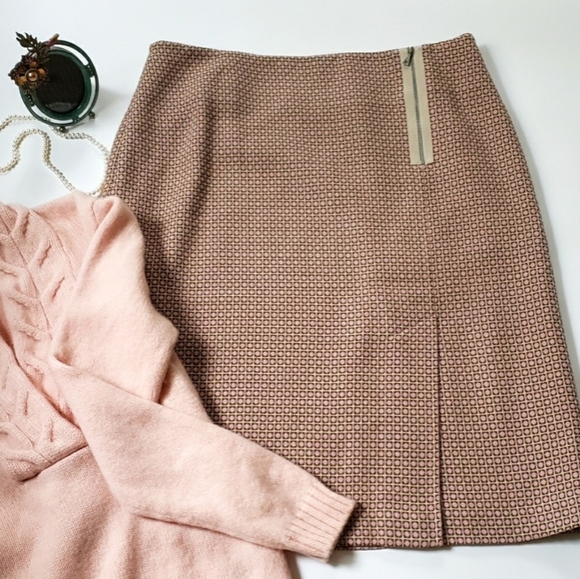 Ann Taylor Dresses & Skirts - 🌿Beautiful Ann Taylor Skirt🌿🎁HP🎁